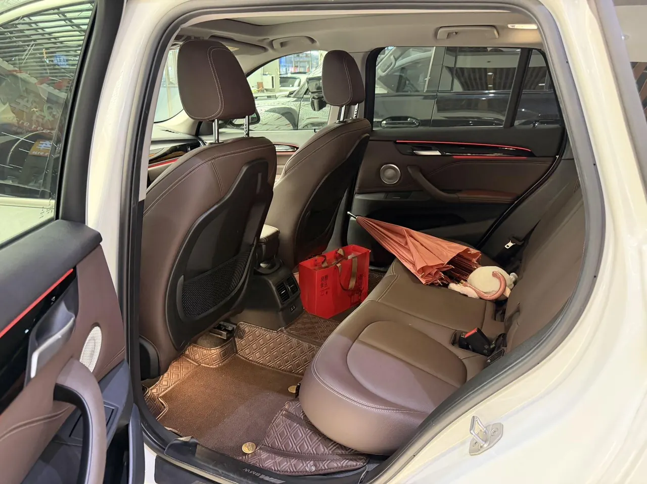 BMW 2022 X1 sDrive20Li 1.5T exclusive automatic gear 3