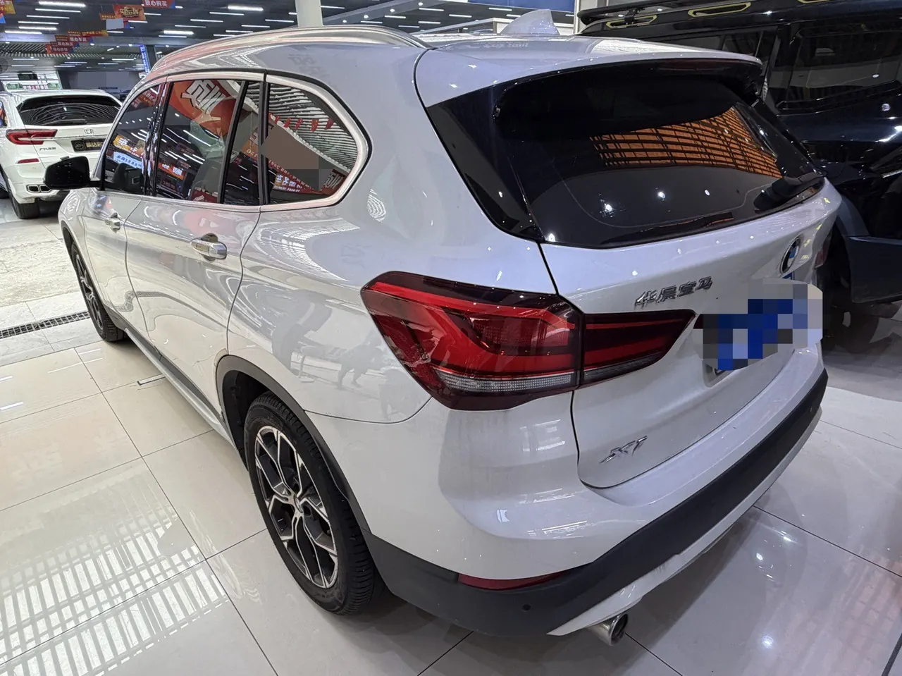 BMW 2022 X1 sDrive20Li 1.5T exclusive automatic gear 4