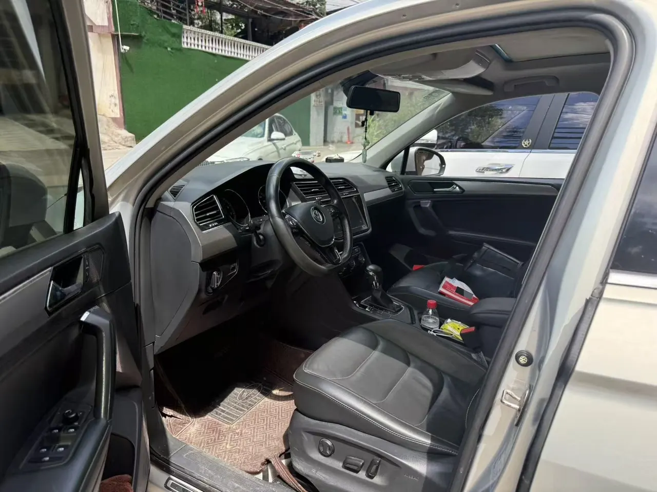 Volkswagen 2020 Tiguan L 2.0TSI 330TSI Two-Drive Panoramic Comfort Edition Automatic Gear 4