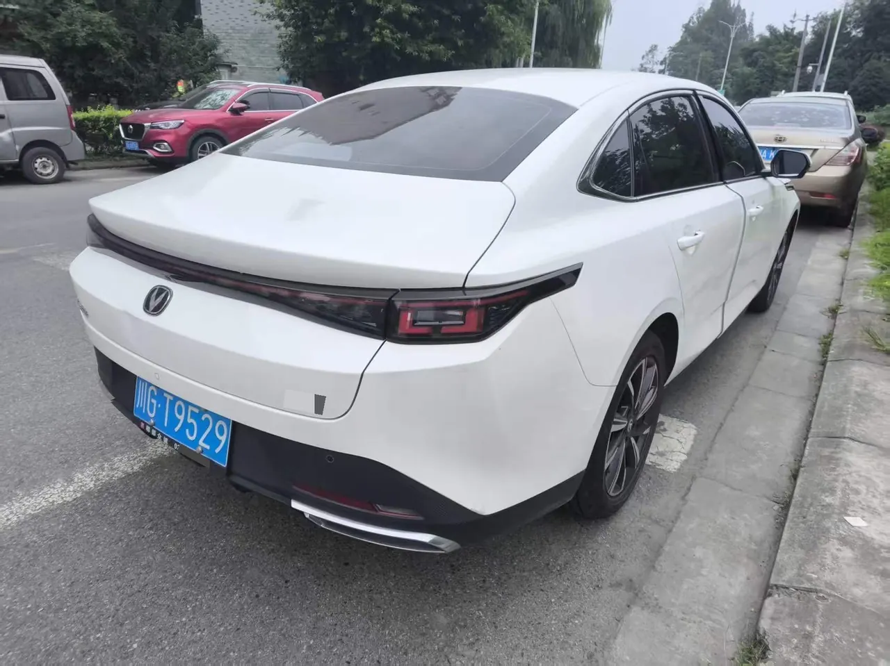 ChangAn 2025 Yidong 1.5T Blue Whale 500Bar Honorable Automatic Gear 4
