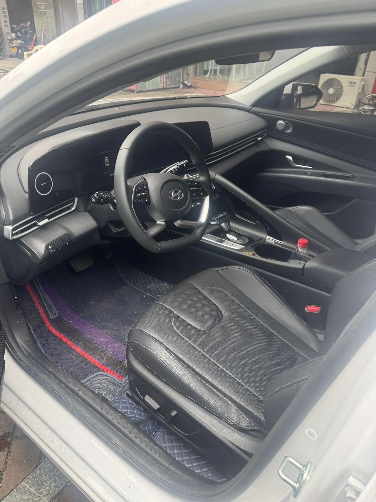 Hyundai 2023 Elantra -3-compartment 1.5 stepless LUX premium automatic gear 6