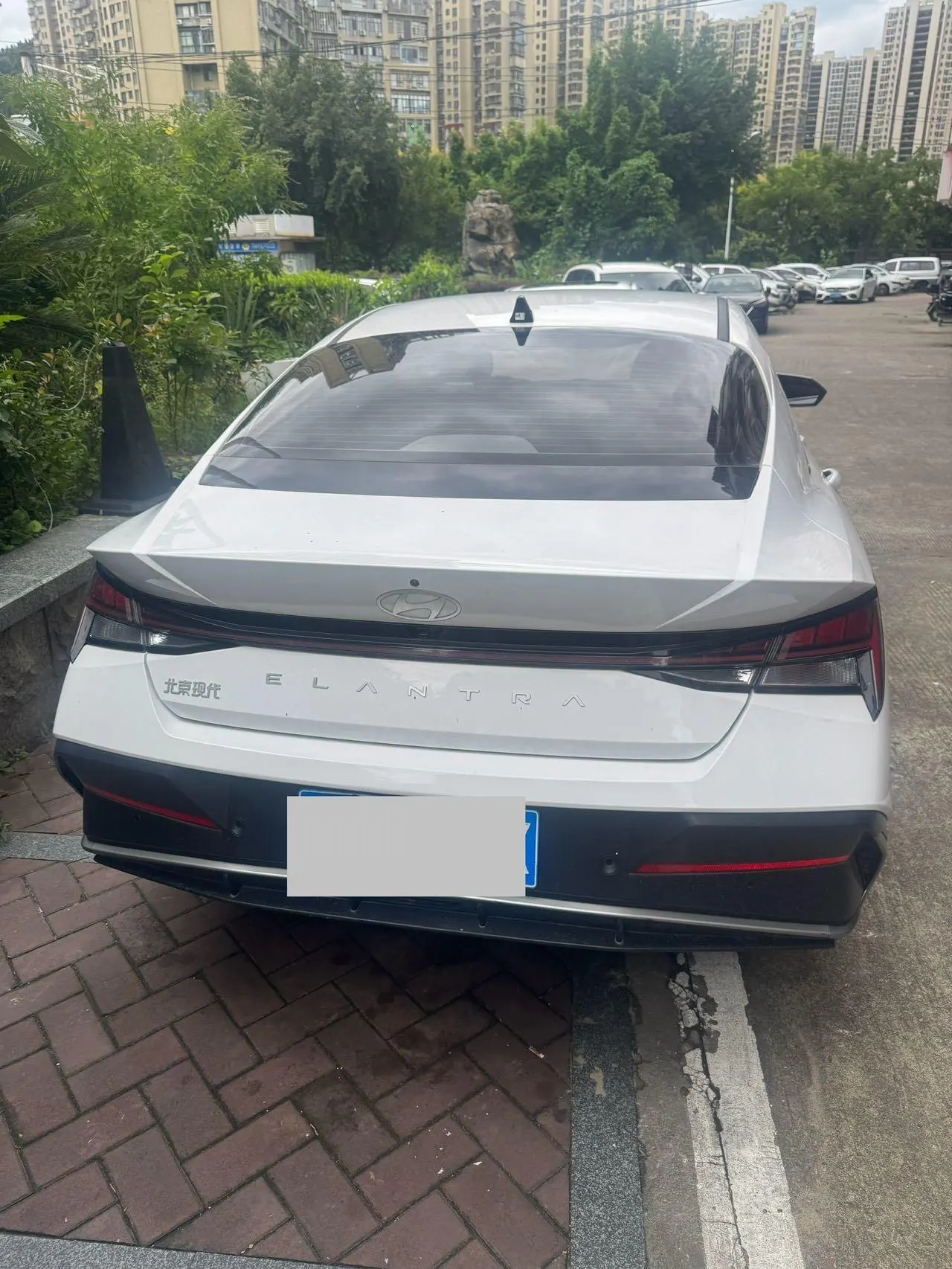 Hyundai 2023 Elantra -3-compartment 1.5 stepless LUX premium automatic gear 9