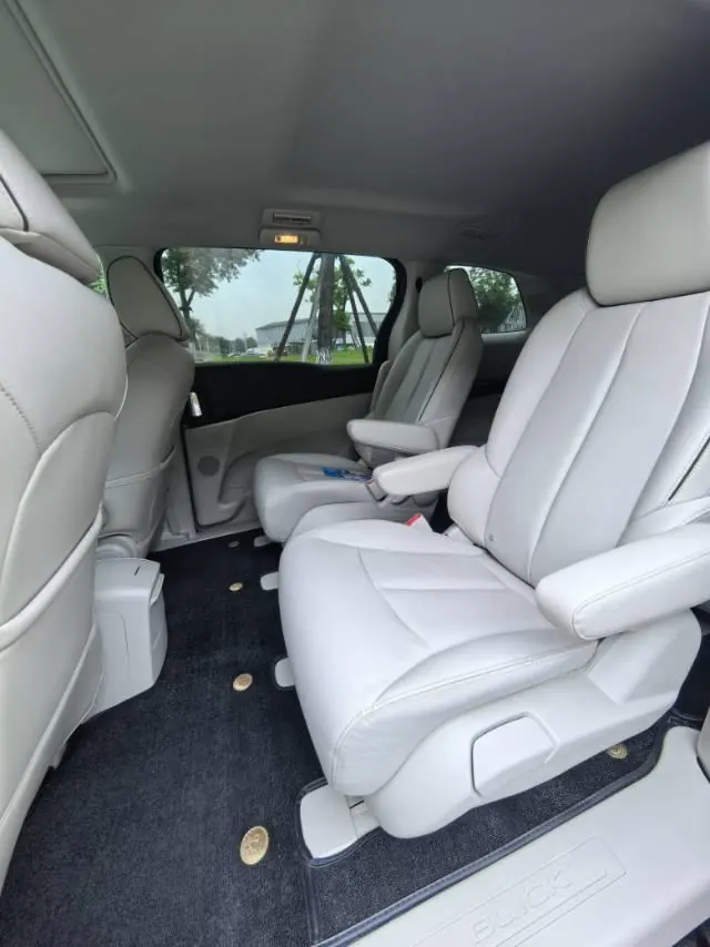 Buick 2020 GL8 Land Business Class 2.0T 652T Luxury Automatic Gear 10