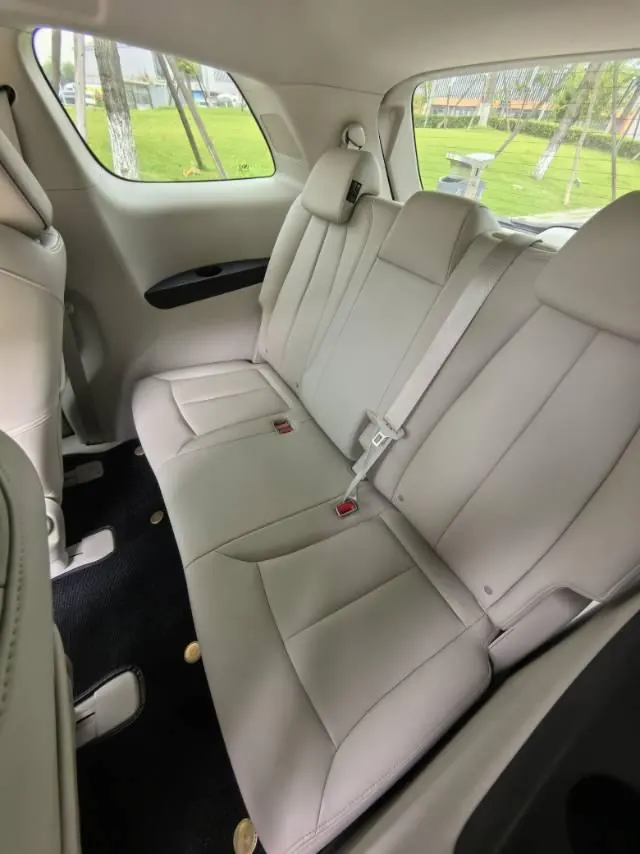 Buick 2020 GL8 Land Business Class 2.0T 652T Luxury Automatic Gear 11