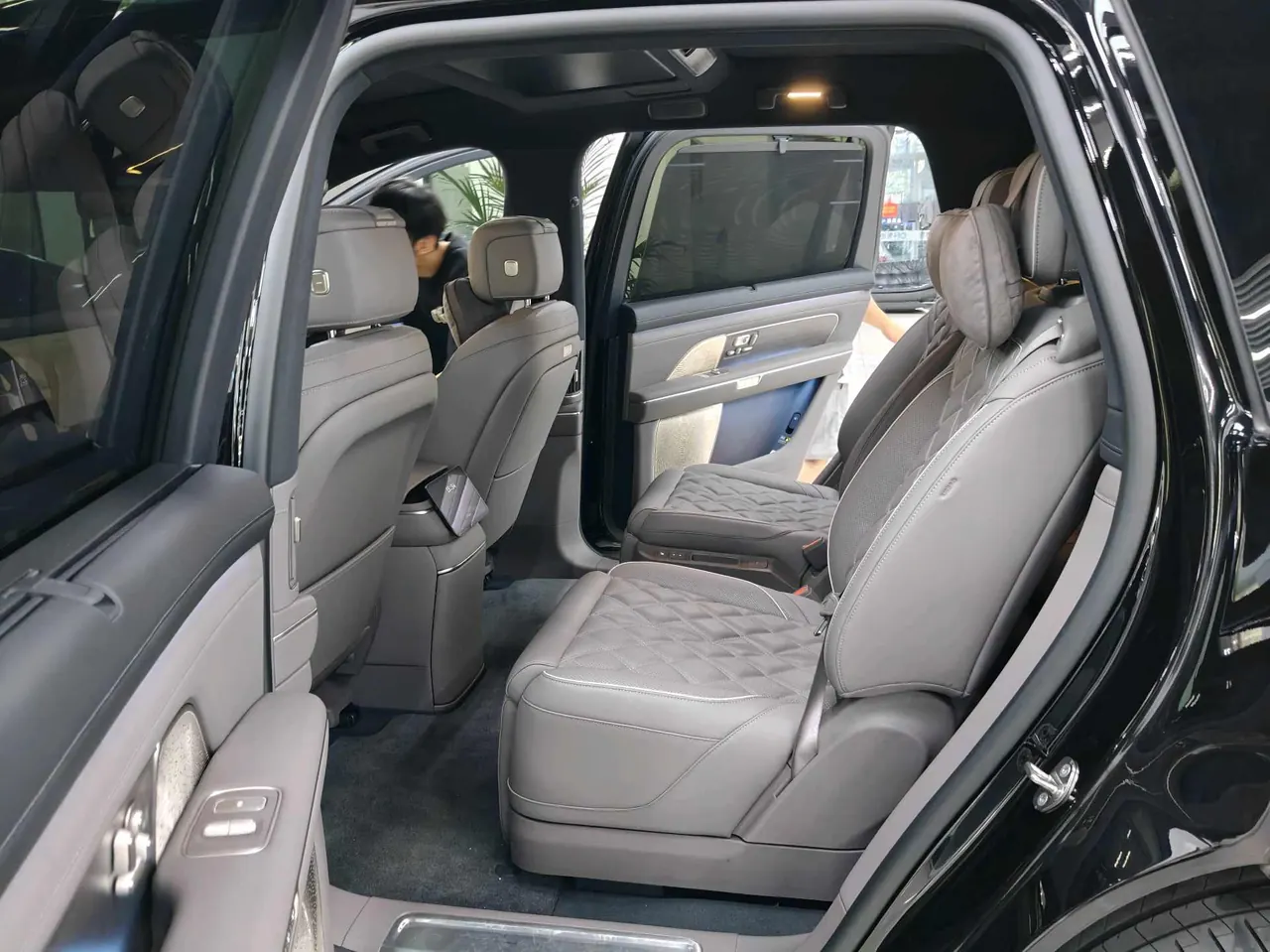 NIO 2026 ES8 6-seat executive deluxe automatic gear 5