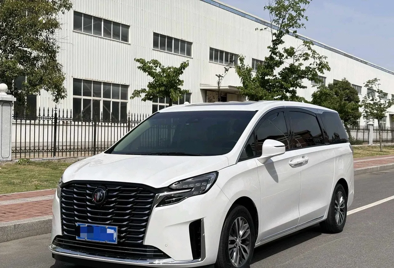 Buick 2023 GL8 ES Lu Zun 48V 2.0T 653T Exclusive Automatic Gear - View 1