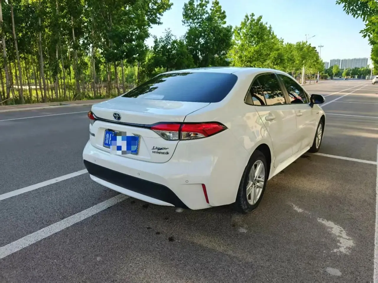 Toyota 2022 Lei Ling Shuangqing 1.8H Stepless Leading Edition Automatic Gear 2