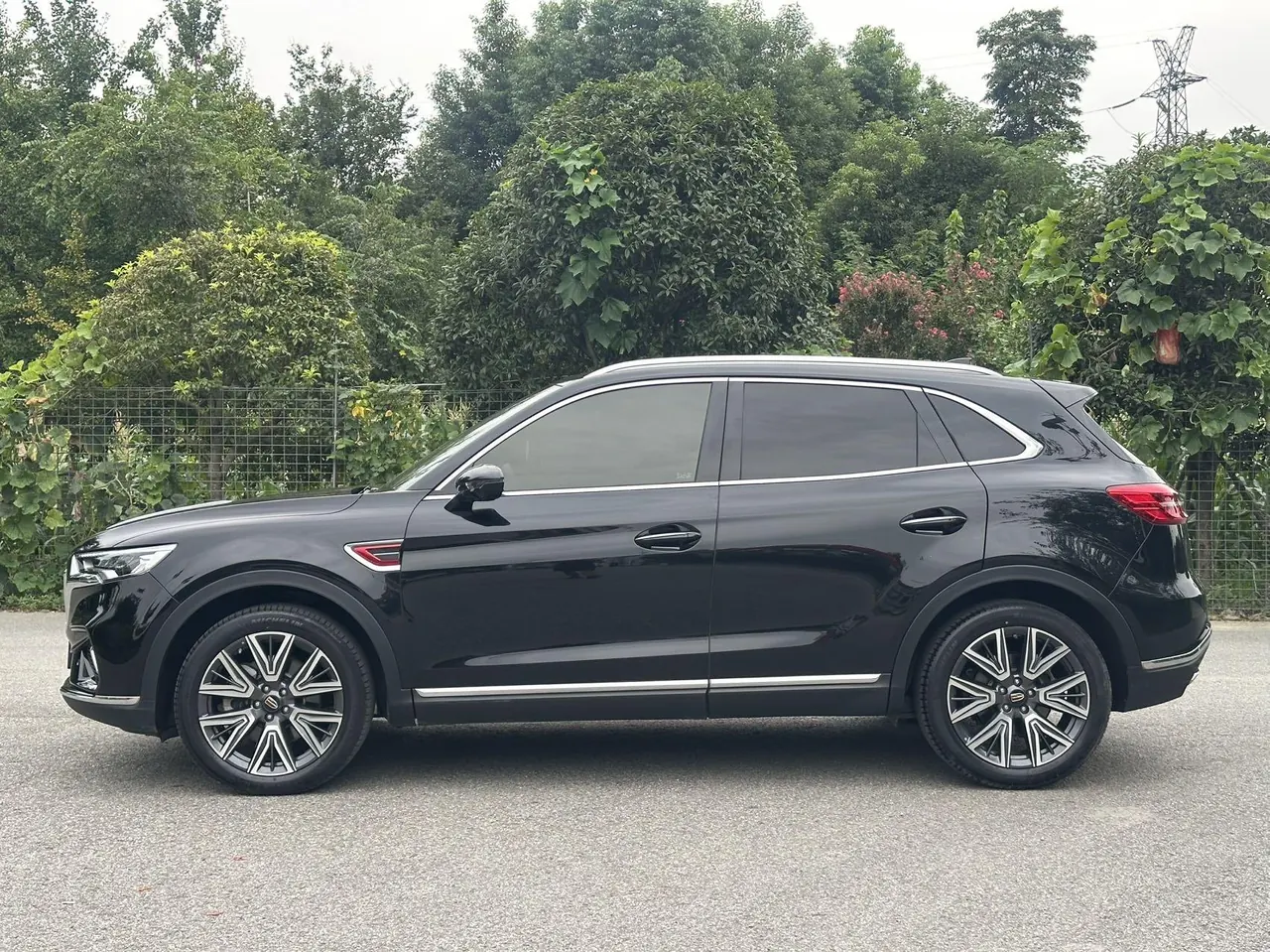 HongQi 2022 HS5 2.0T 4-wheel drive smart flag collar version automatic gear 4