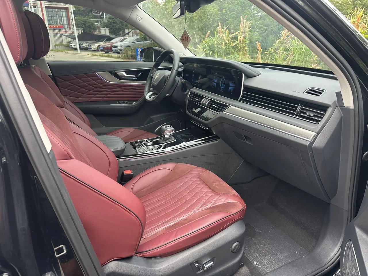 HongQi 2022 HS5 2.0T 4-wheel drive smart flag collar version automatic gear 7