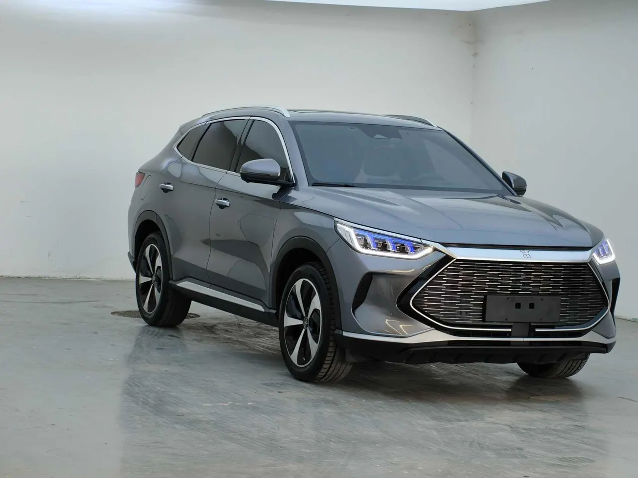 BYD Song PLUS New Energy 2022 Song PLUS DM-i 1.5 Stepless 110KM Flagship PLUS 5G Edition Automatic Gear 3