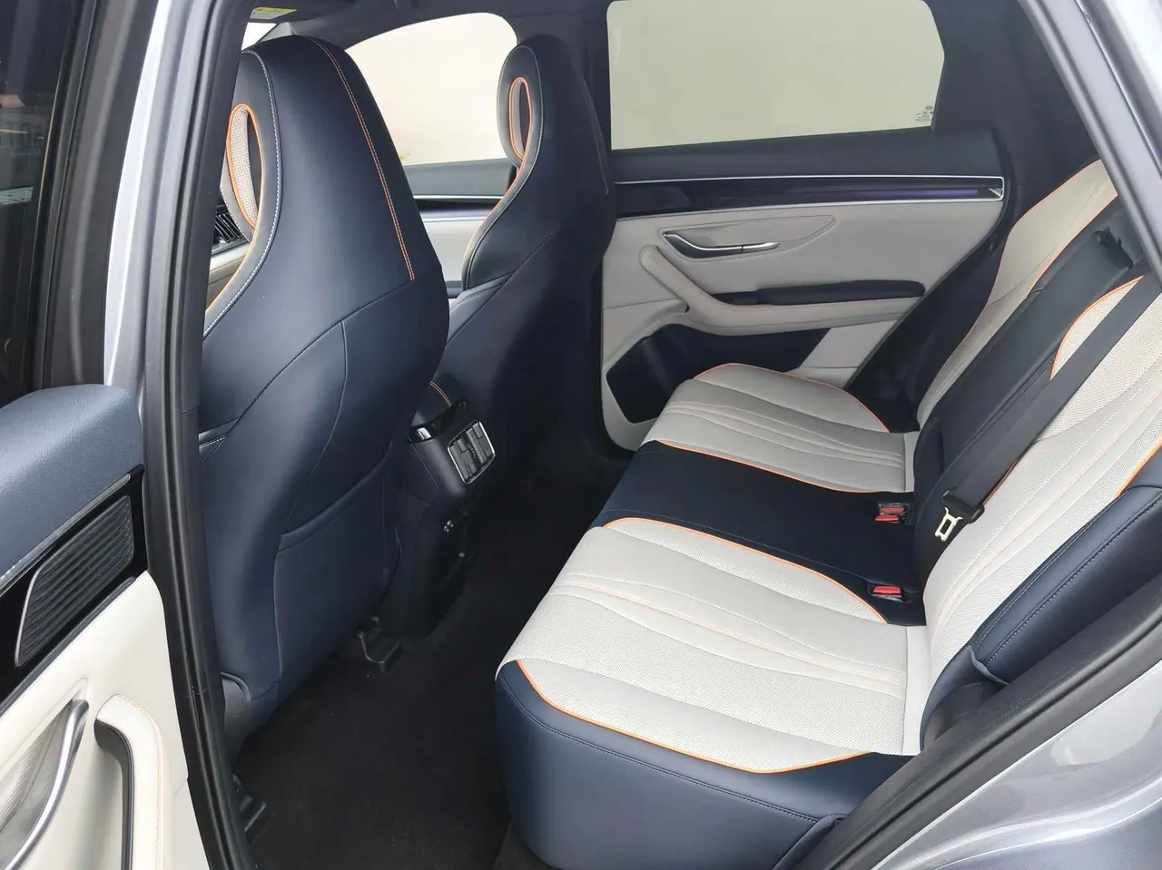 BYD Song PLUS New Energy 2022 Song PLUS DM-i 1.5 Stepless 110KM Flagship PLUS 5G Edition Automatic Gear 5