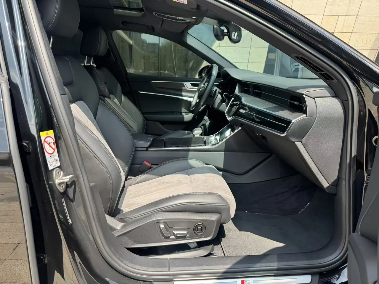 Audi 2024 A6L 2.0TFSI 45TFSI Quattro Selected Dynamic Automatic 10