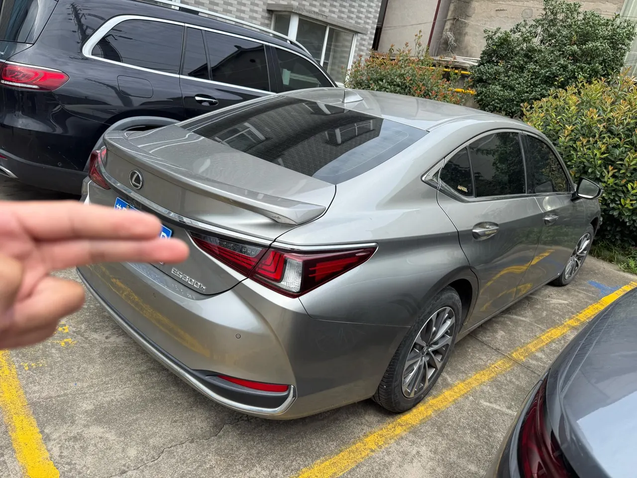 Lexus ES (Imported) 2023 ES200 2.0 Stepless Premium Edition Automatic Gear 8