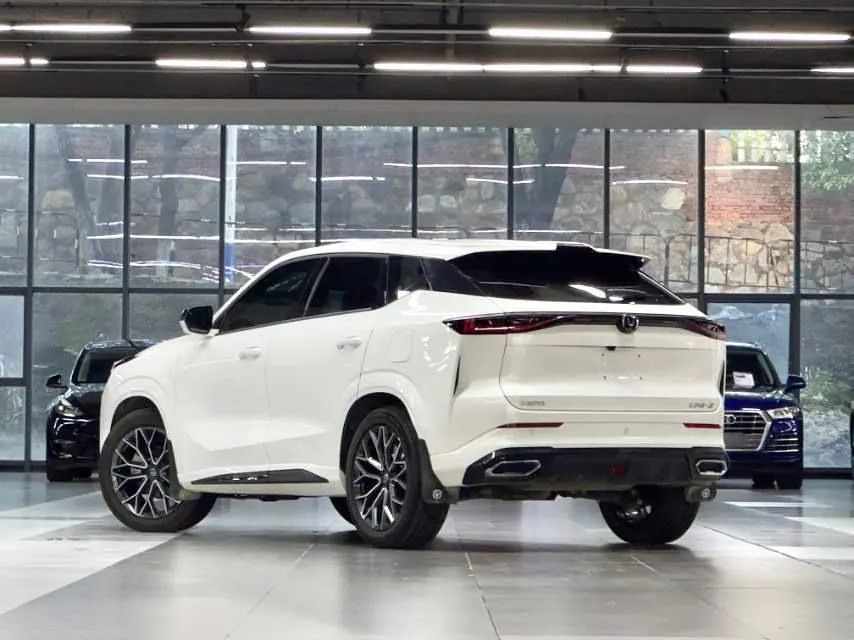 ChangAn 2025 UNI-Z 1.5T 500Bar PRO automatic gear 4