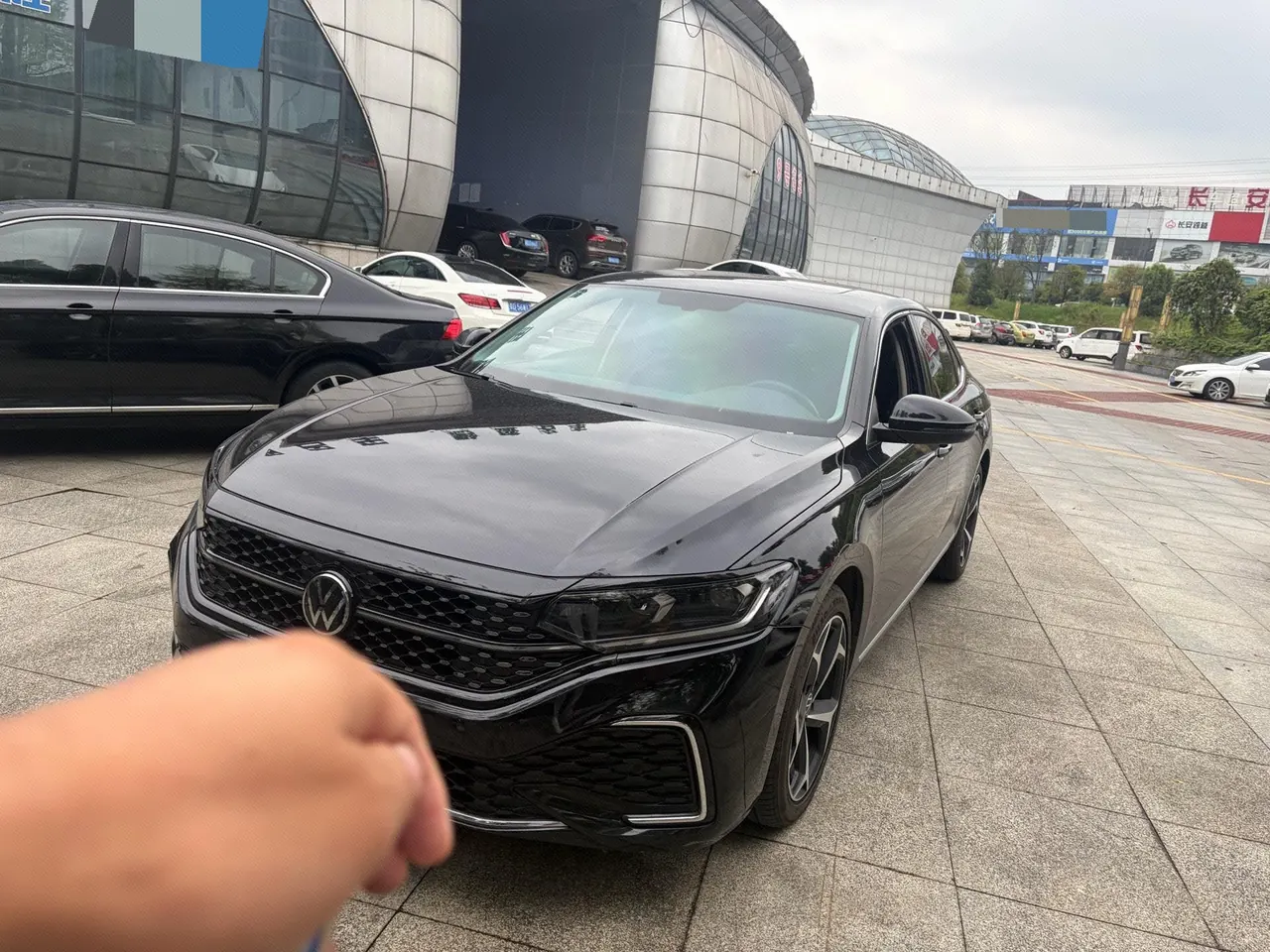 Open image lightbox: Volkswagen 2024 Passat 2.0TSI 380TSI Star Dragon Edition Automatic Gear