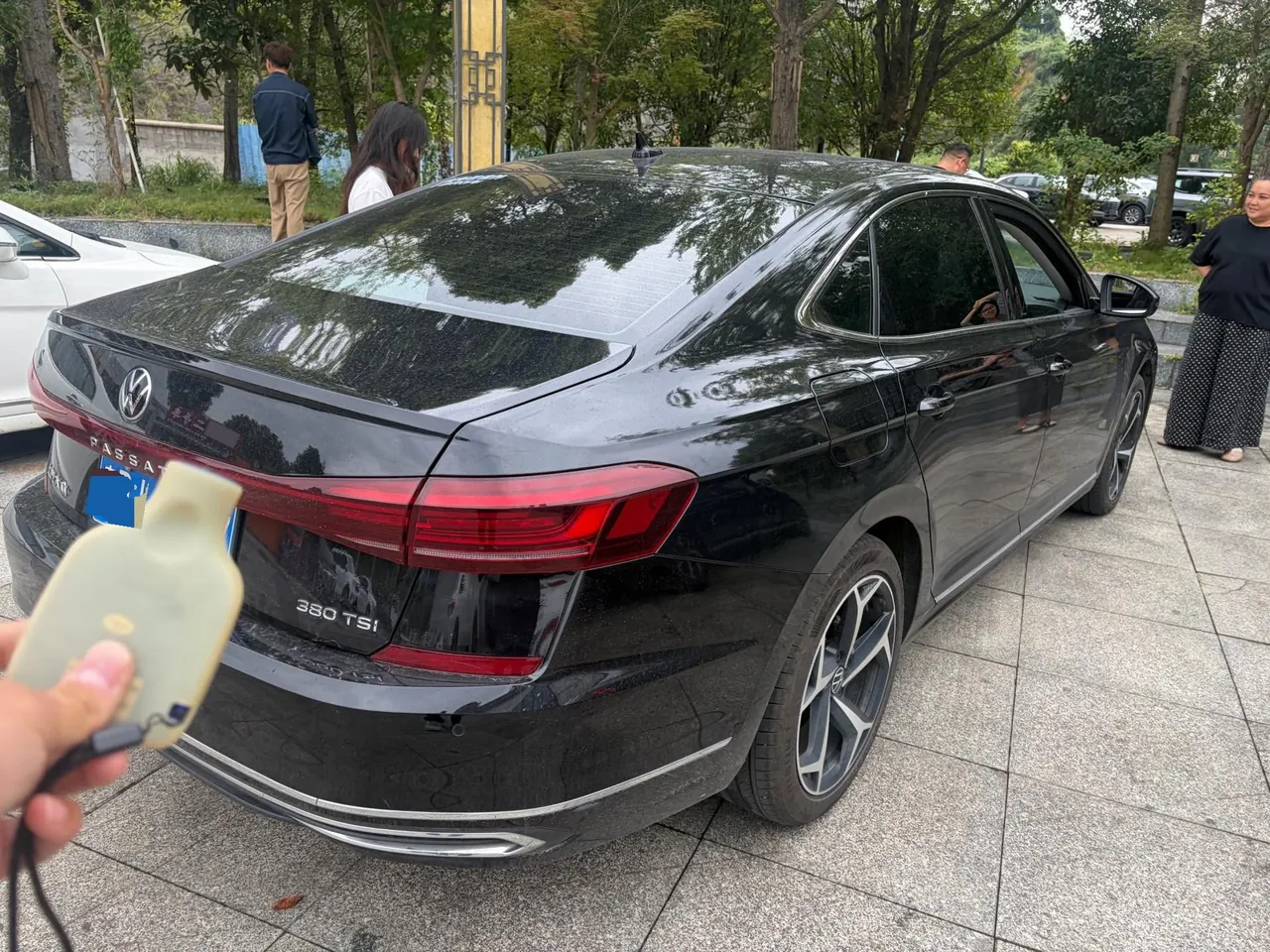 Volkswagen 2024 Passat 2.0TSI 380TSI Star Dragon Edition Automatic Gear 5