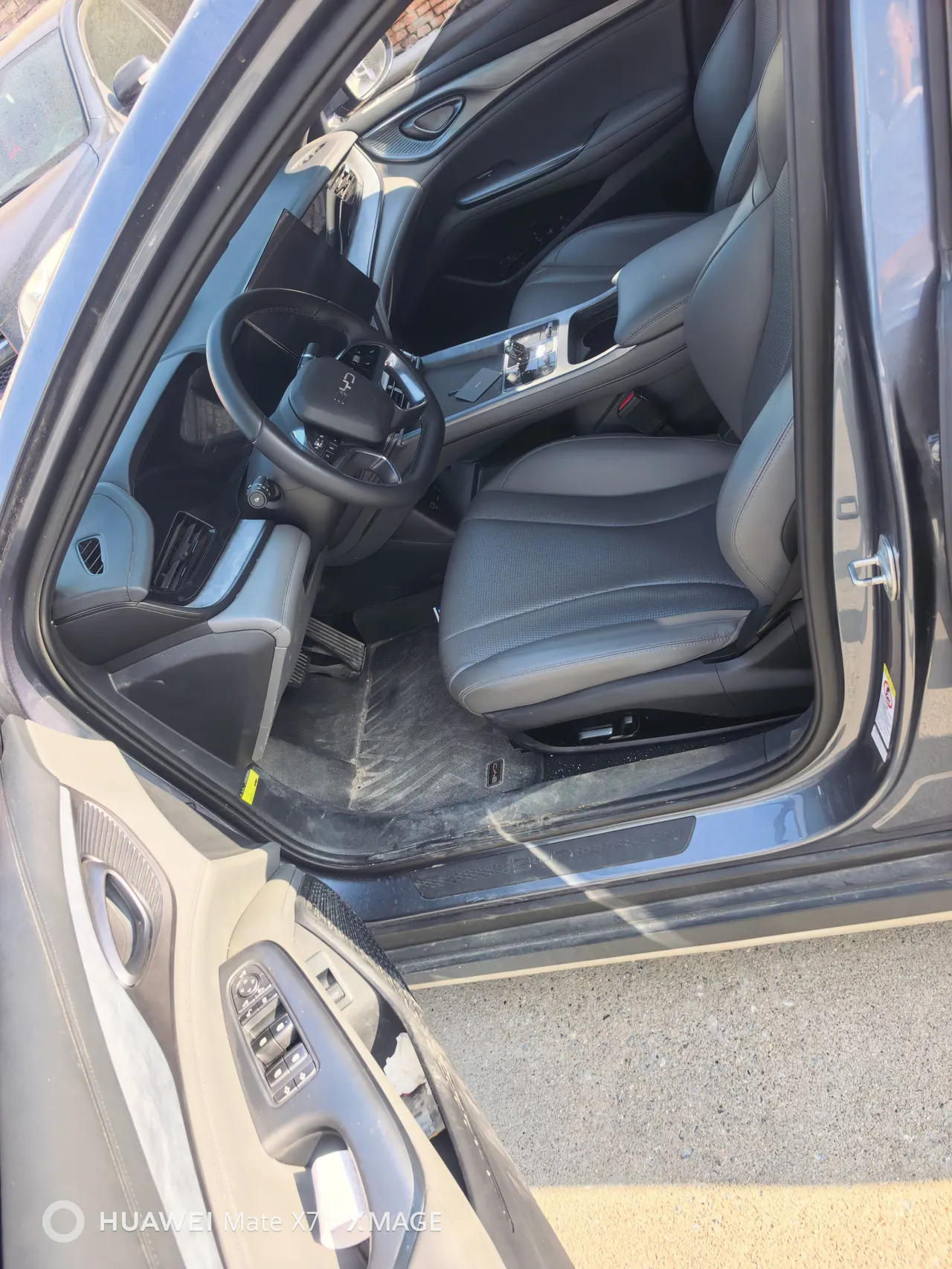 BYD 2024 Seal DM-i 1.5 Stepless Glory Edition 121km Elite Automatic 3