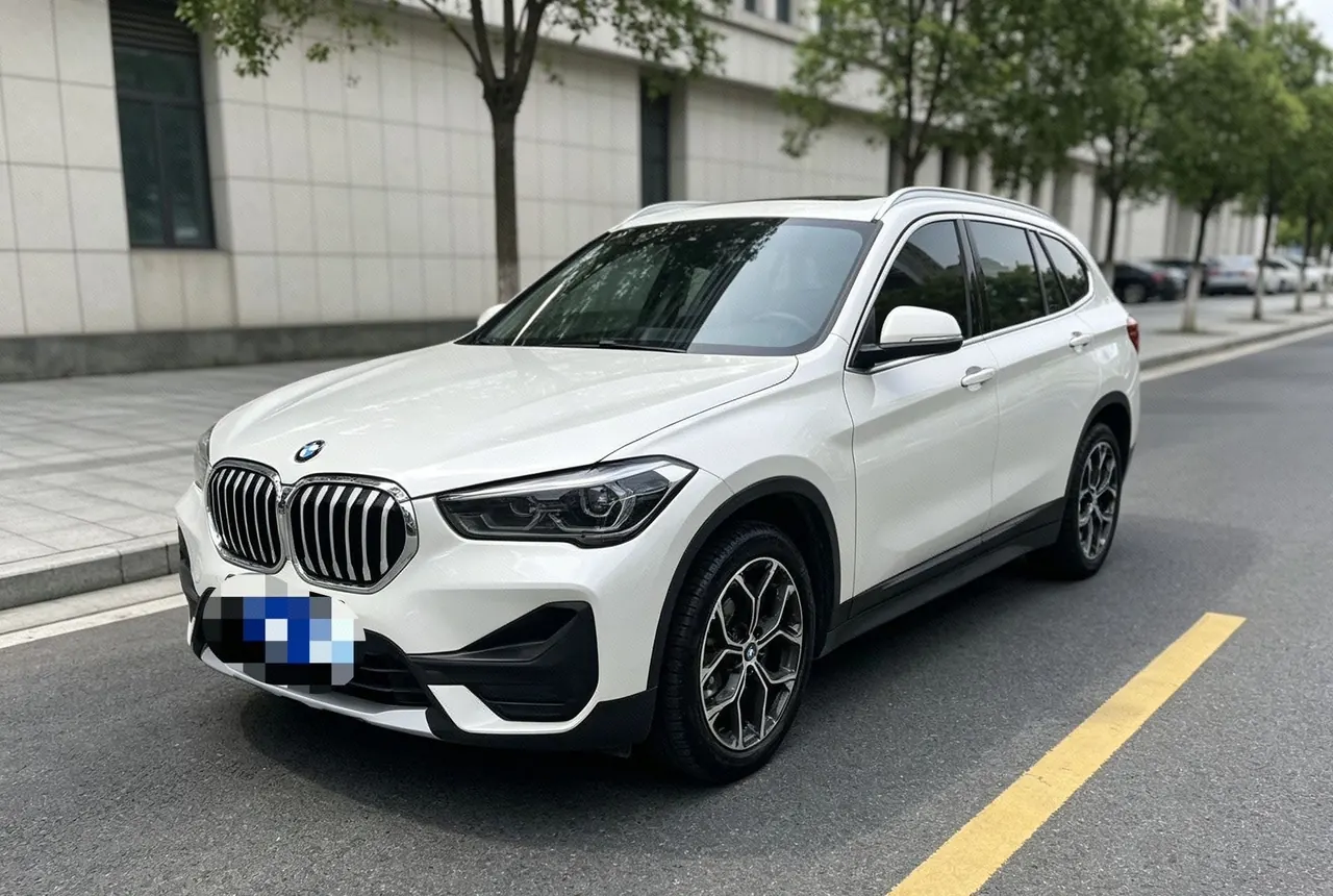 Open image lightbox: BMW 2022 X1 sDrive25Li 2.0T Leading Automatic Gear
