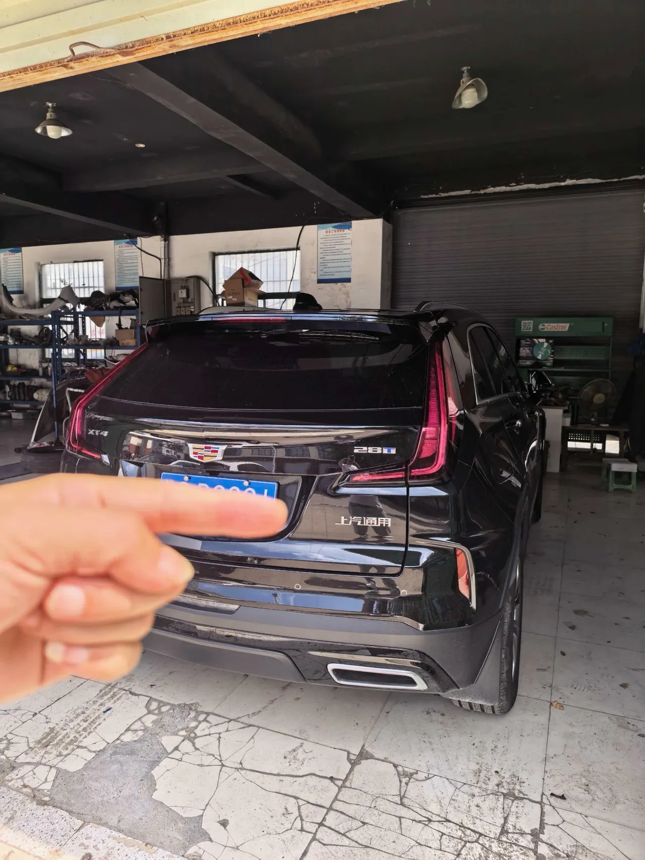 Cadillac 2025 XT4 48V 2.0T 28T Two-Drive Luxury Automatic Gear 4