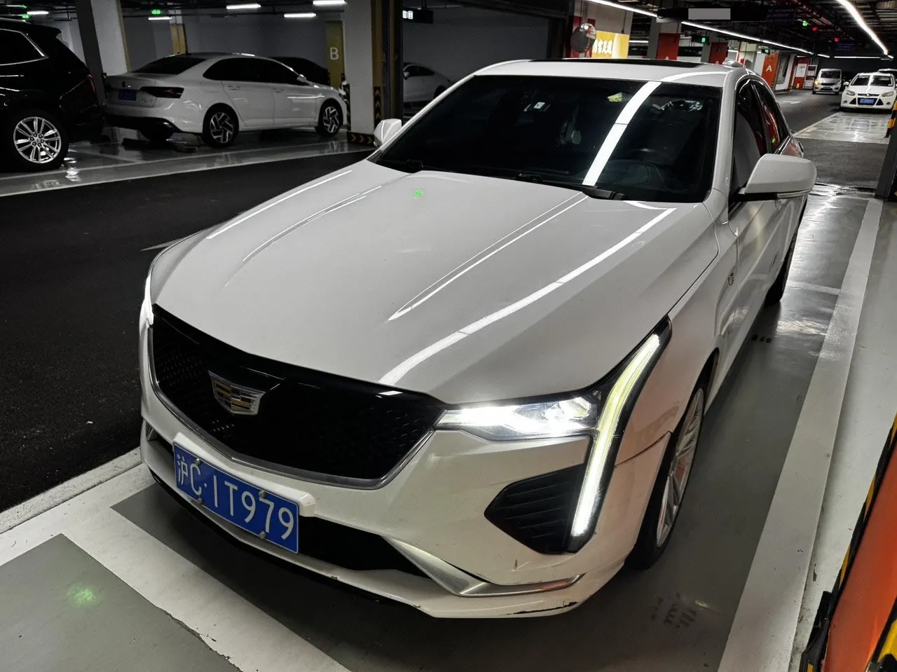 Cadillac 2021 CT4 2.0T 28T luxury automatic gear - View 1