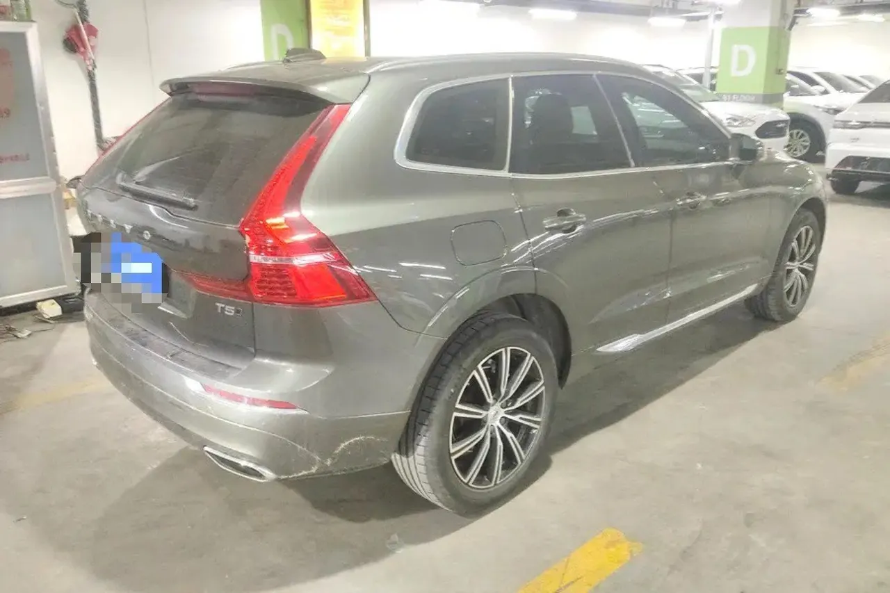 Volvo 2021 XC60 2.0T T5 4-wheel drive Zhiyuan Deluxe Edition Automatic Gear 2
