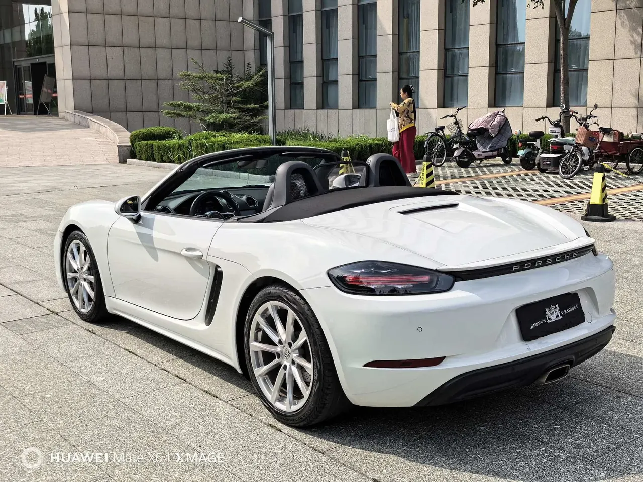 Porsche 718 (Imported) 2023 718 Boxter 2.0T Style Edition Automatic 4