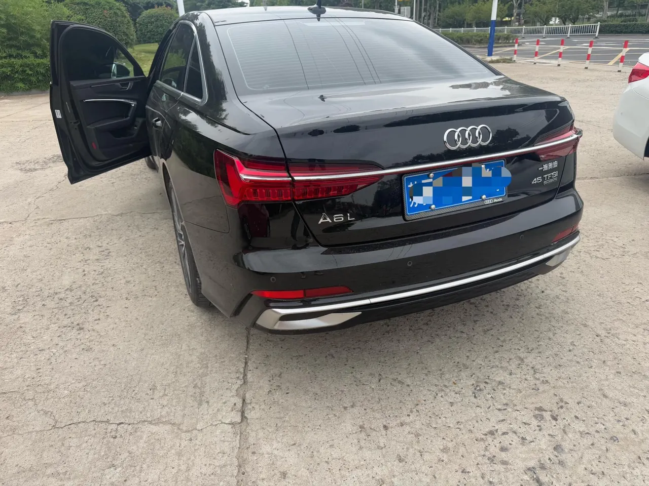 Audi 2024 A6L 2.0TFSI 45TFSI Quattro Selected Dynamic Automatic 2