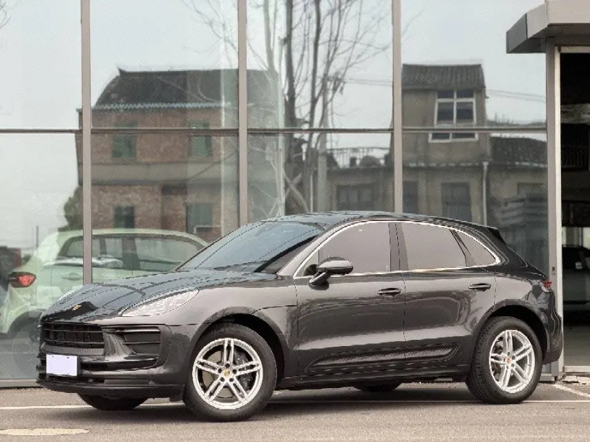 Porsche Macan (Imported) 2024 Macan 2.0T Automatic Gear - View 1