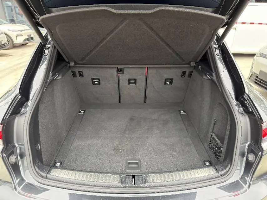 Porsche Macan (Imported) 2024 Macan 2.0T Automatic Gear 15