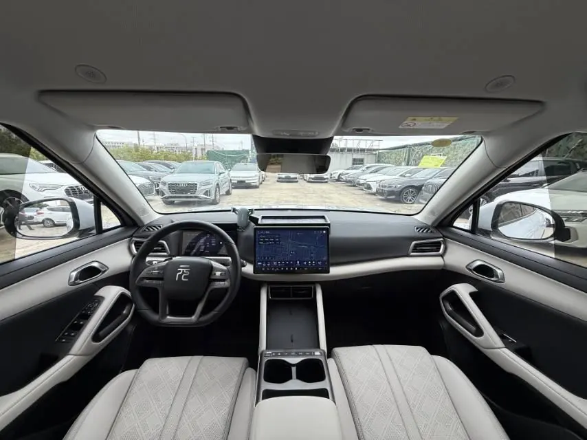 BYD 2025 Yuan UP Smart Driving 401KM Vital Automatic Gear 5