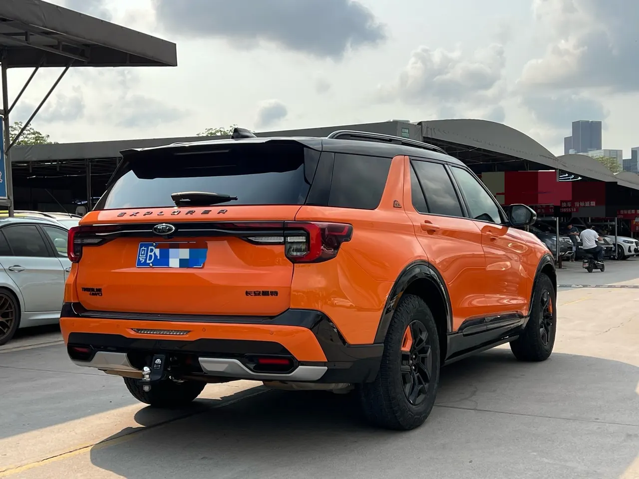 Ford 2024 Explorer 2.3T EcoBoost Kunlun Peak Edition 7-seat Automatic Gear 6