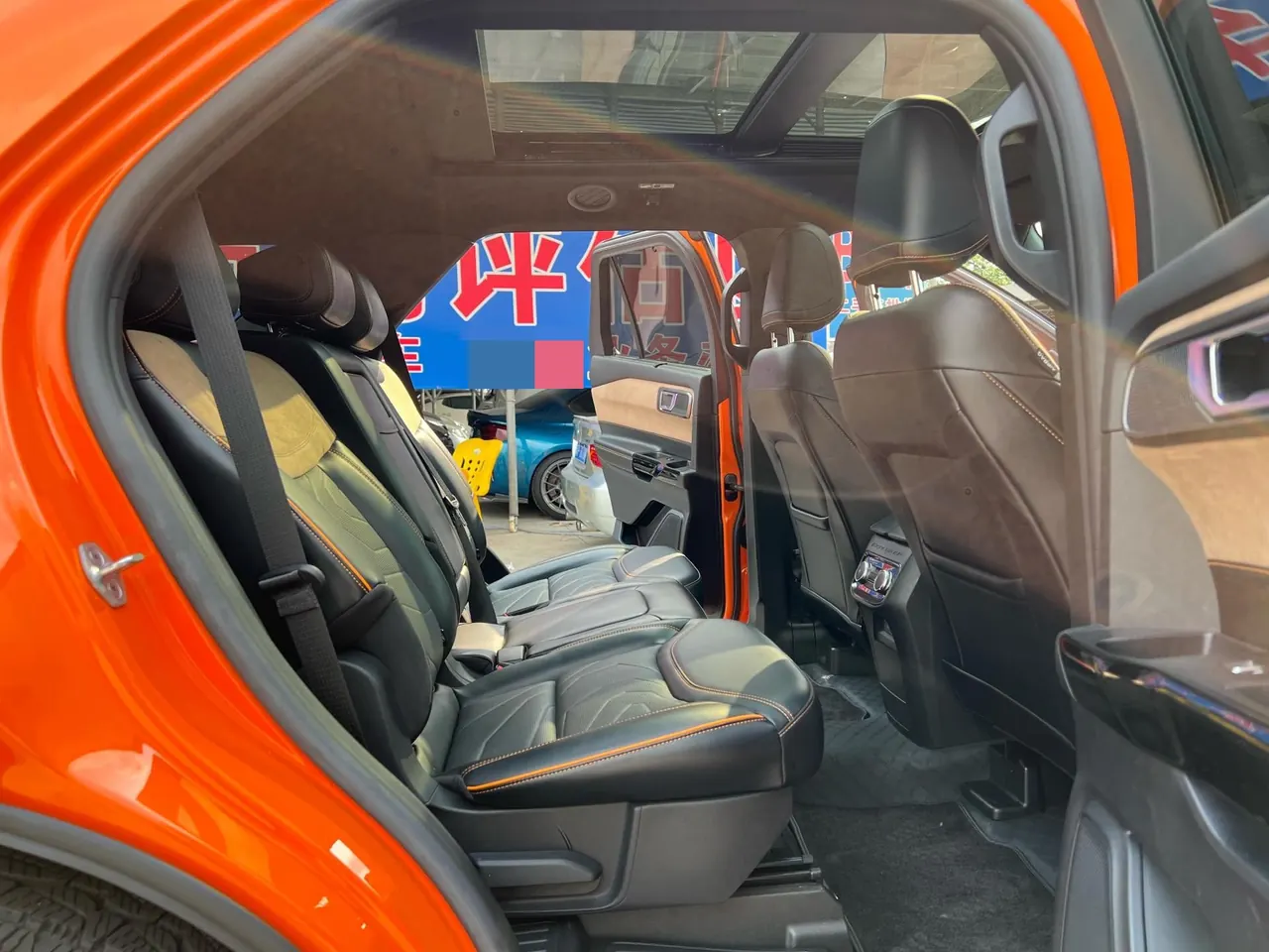 Ford 2024 Explorer 2.3T EcoBoost Kunlun Peak Edition 7-seat Automatic Gear 9