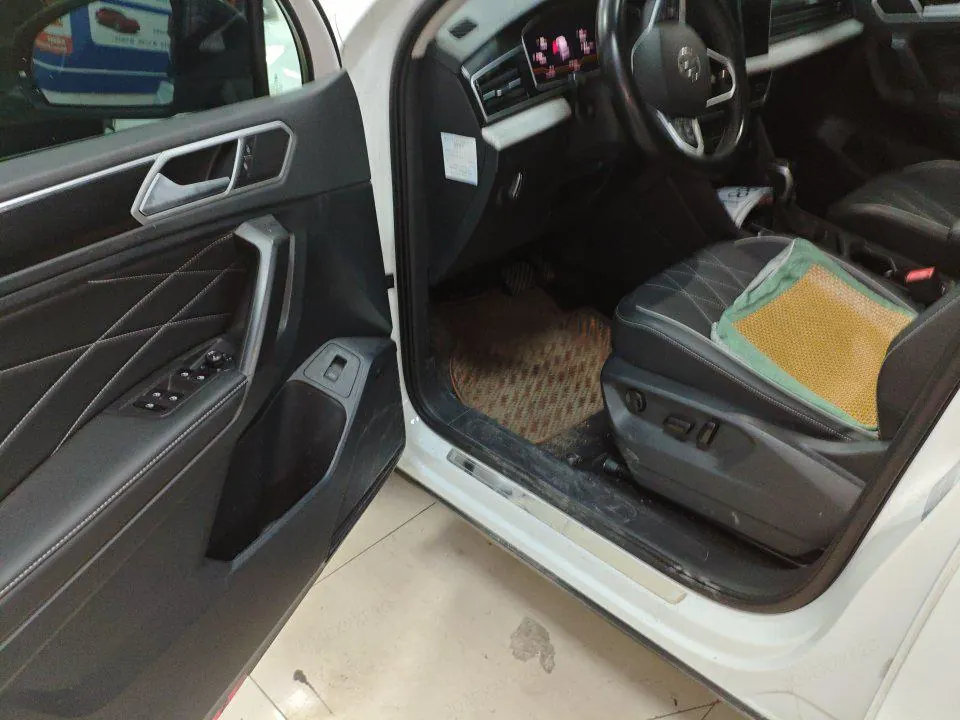 Volkswagen 2024 Tiguan L 1.5TSI 300TSI Two‑Wheel‑Drive Longteng Edition Automatic Transmission 2