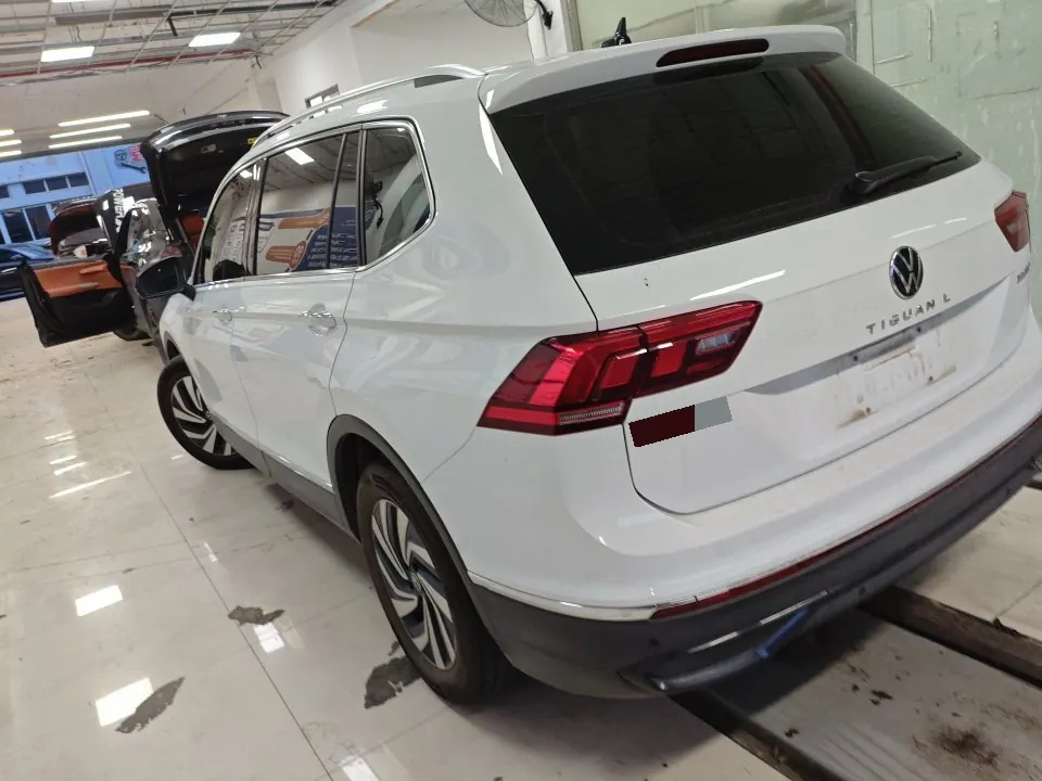 Volkswagen 2024 Tiguan L 1.5TSI 300TSI Two‑Wheel‑Drive Longteng Edition Automatic Transmission 4