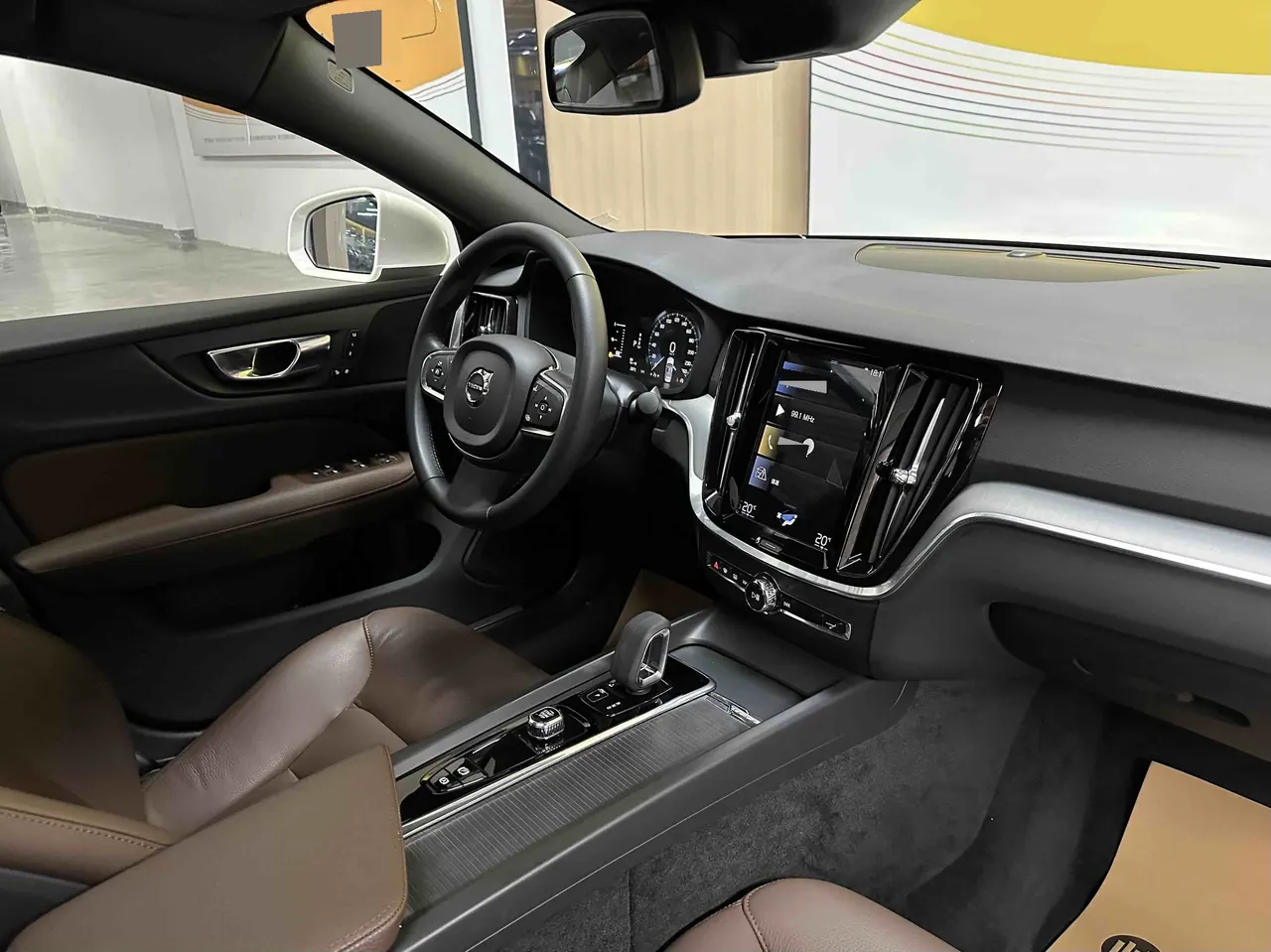 Volvo 2022 S60 48V 2.0T B4 Zhiyi Deluxe Edition Automatic Gear 6