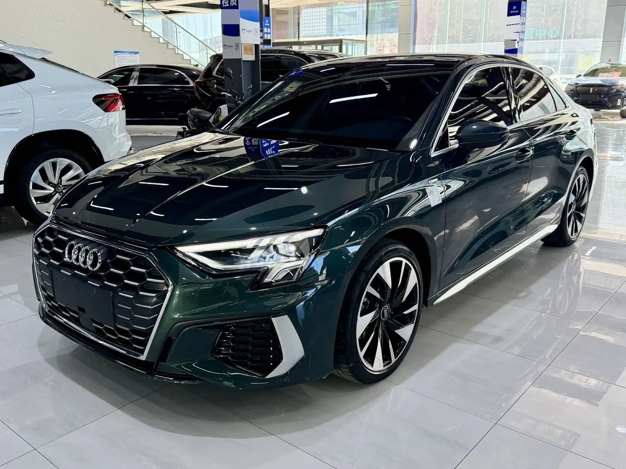 打开图片灯箱:Audi 2023 A3L Limousine 1.4TFSI 35TFSI Fashion Sports (Modified) Automatic
