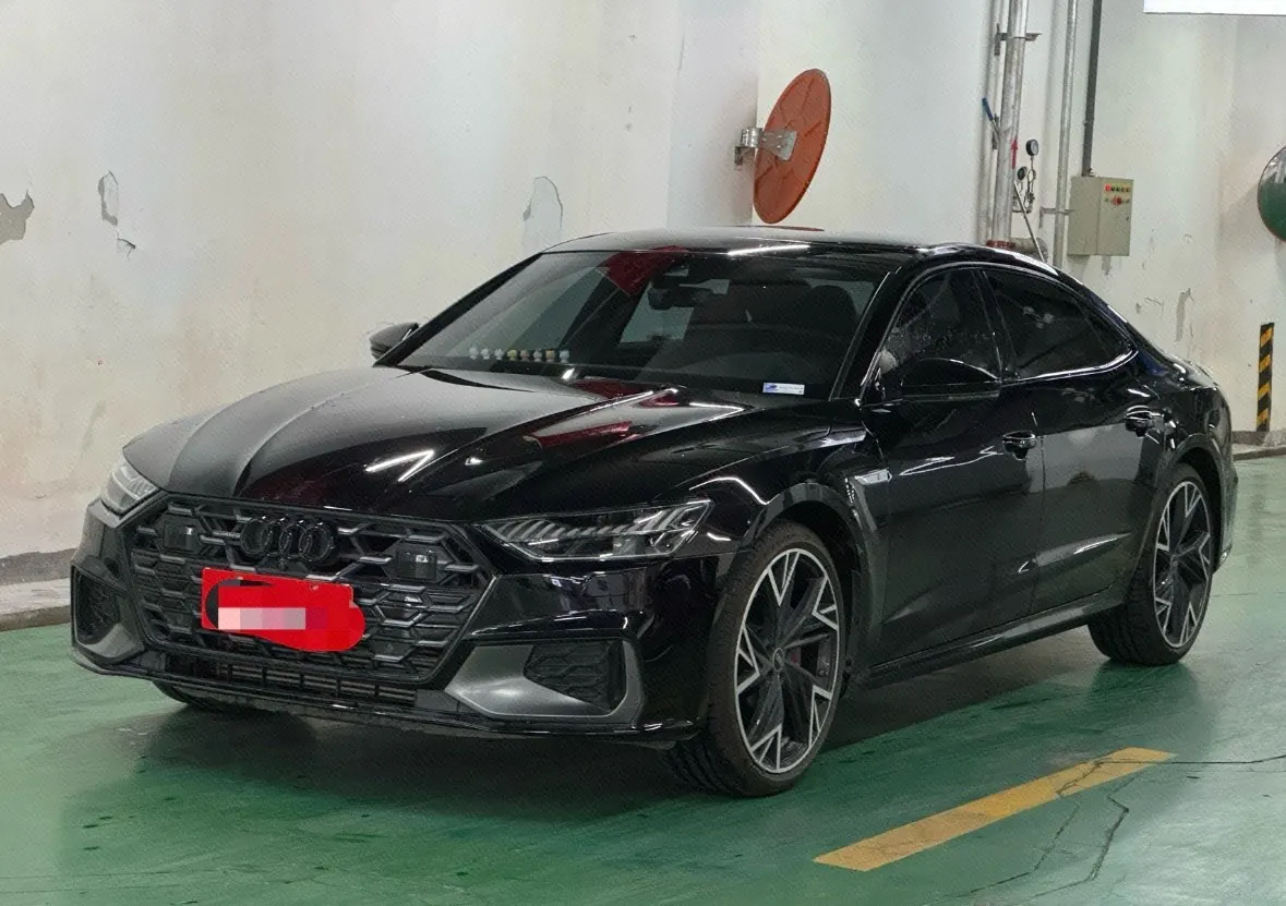 打开图片灯箱:Audi 2024 A7L 2.0TFSI 45TFSI Quattro Black Samurai Edition Automatic Gear