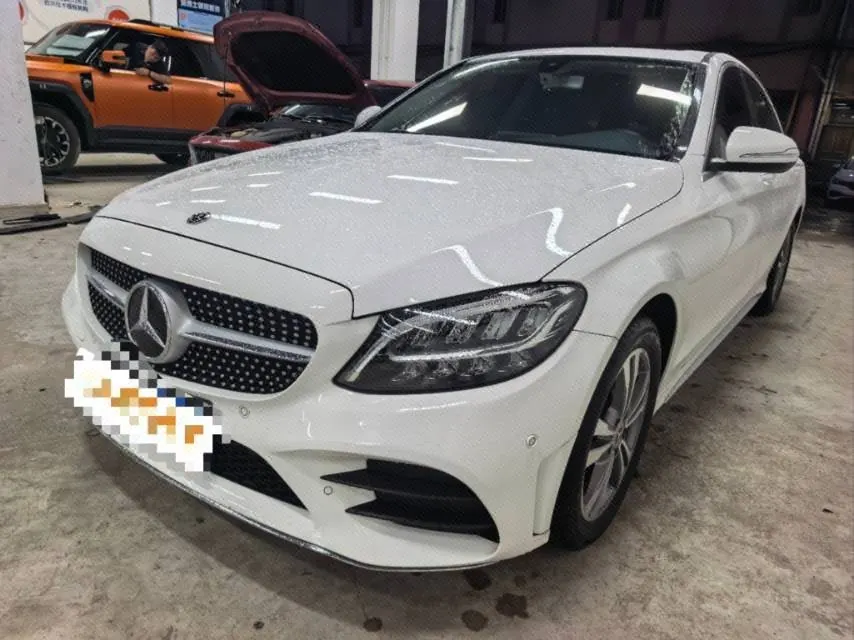 打开图片灯箱:Mercedes Benz Class C 2020 C 200 L 1.5T Fashion Sports Edition Automatic Gear