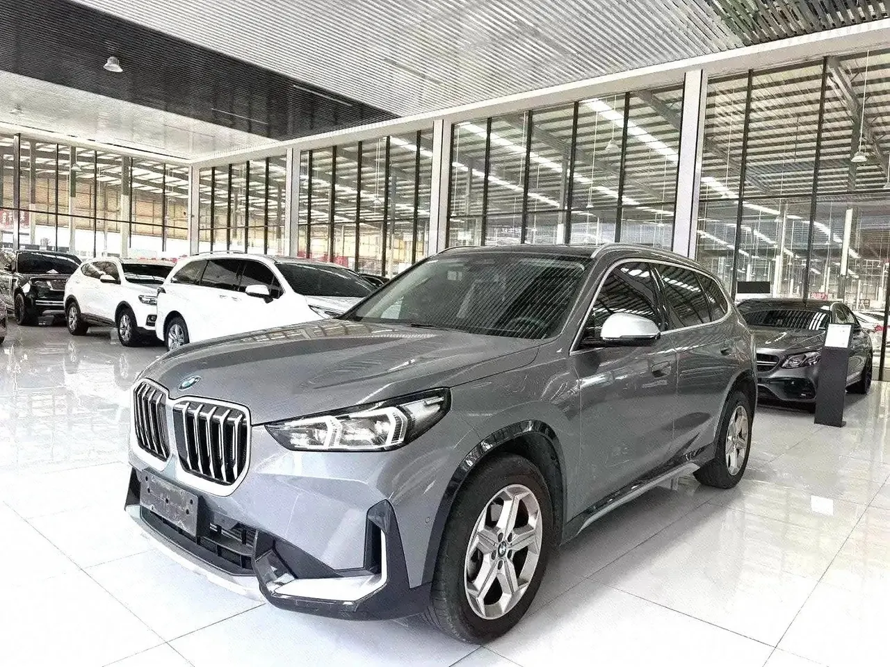 Open image lightbox: BMW 2024 X1 sDrive20Li 1.5T X design set automatic gear