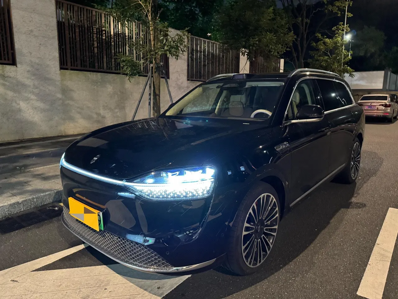 Open image lightbox: AITO 2024 AITO M9 EV Pure Electric Ultra Edition 100kWh Automatic Gear