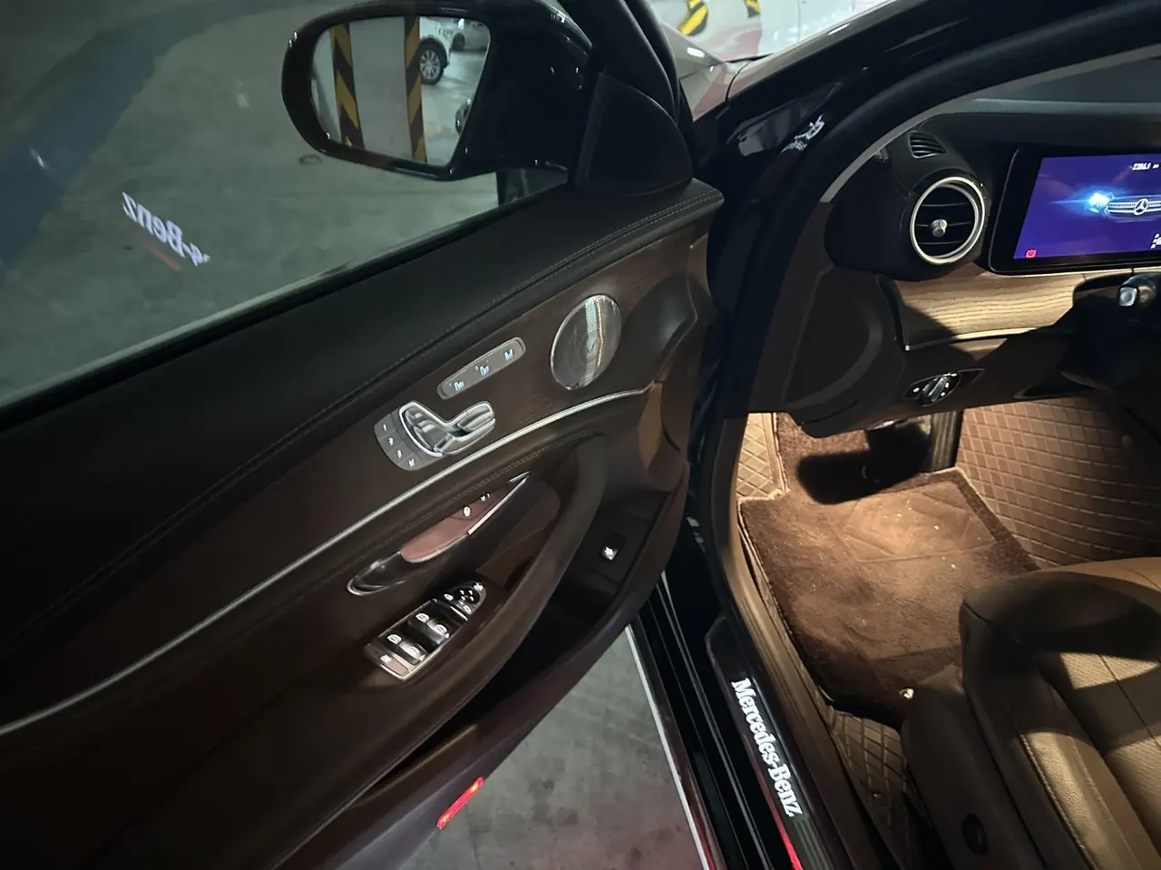 Mercedes Benz E Class 2022 E 300 L 2.0T Luxury (Change 2) Automatic Gear 3