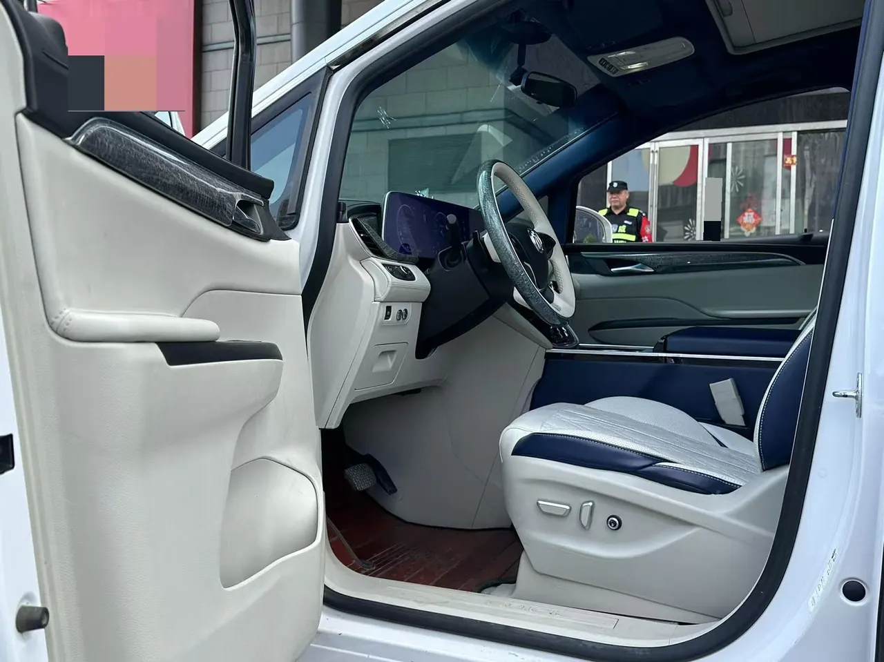Buick 2020 GL8 ES Lu Zun 2.0T 653T Comfortable Automatic Gear 3