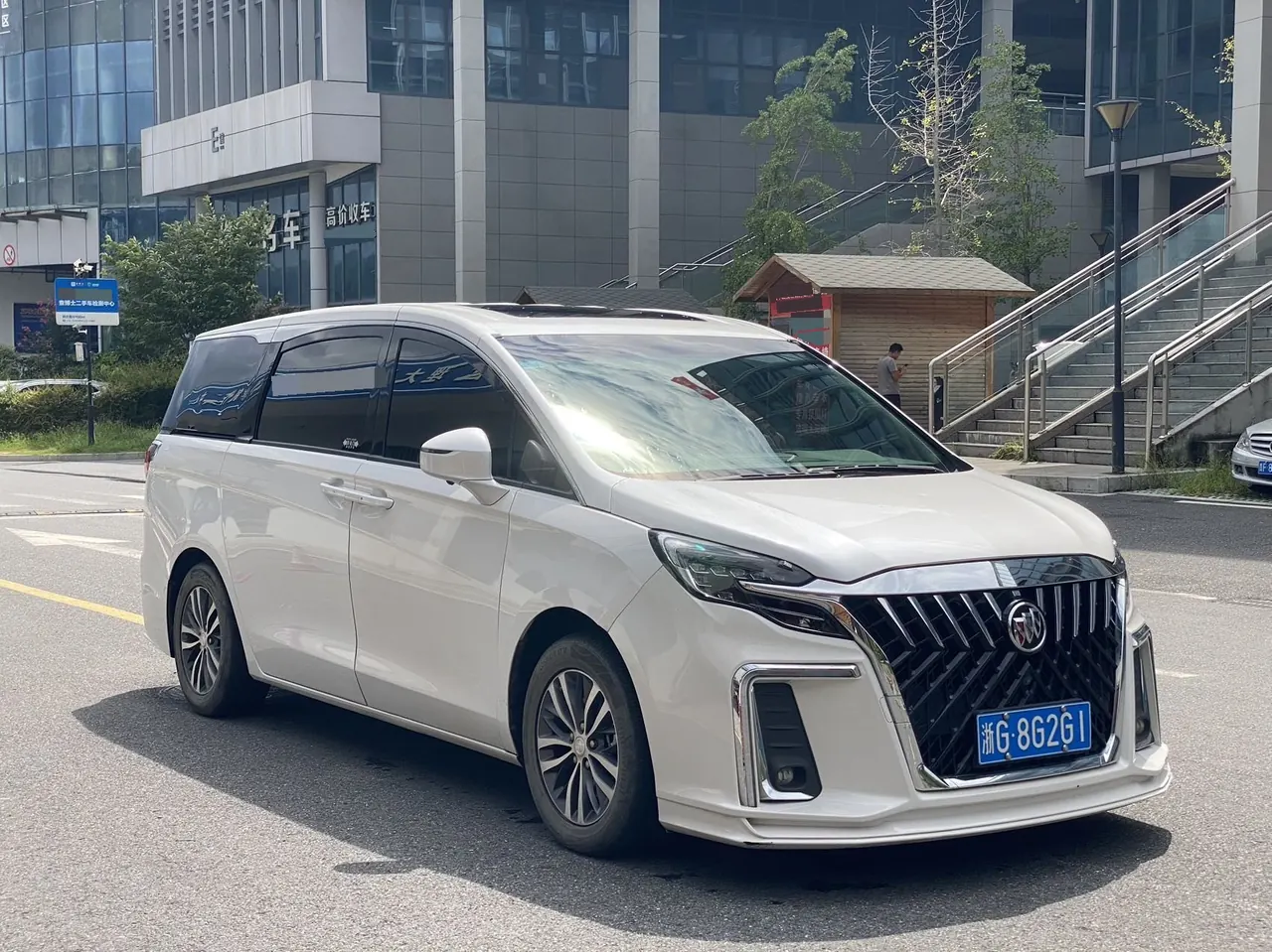 Buick 2020 GL8 ES Lu Zun 2.0T 653T Comfortable Automatic Gear 3