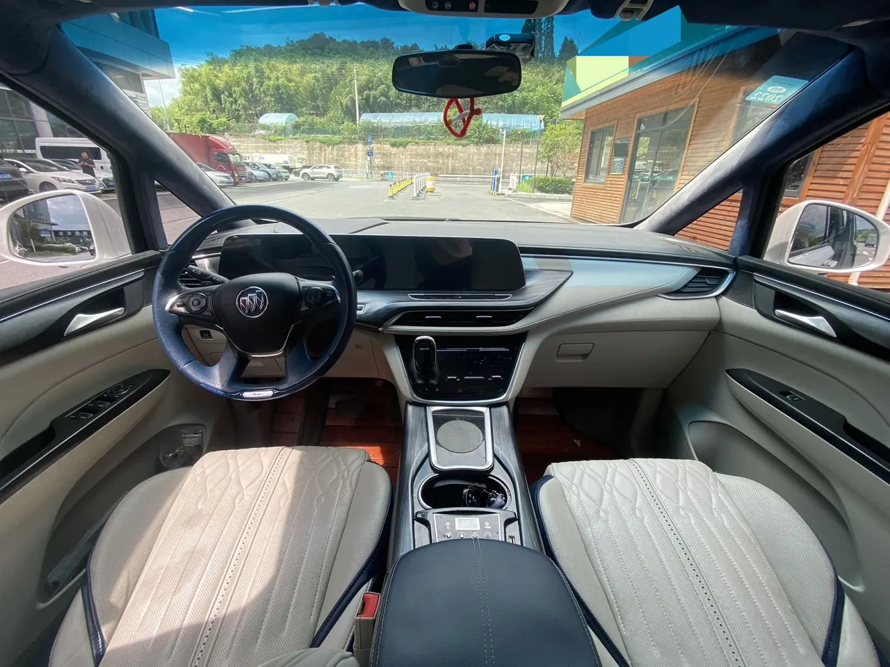 Buick 2020 GL8 ES Lu Zun 2.0T 653T Comfortable Automatic Gear 7