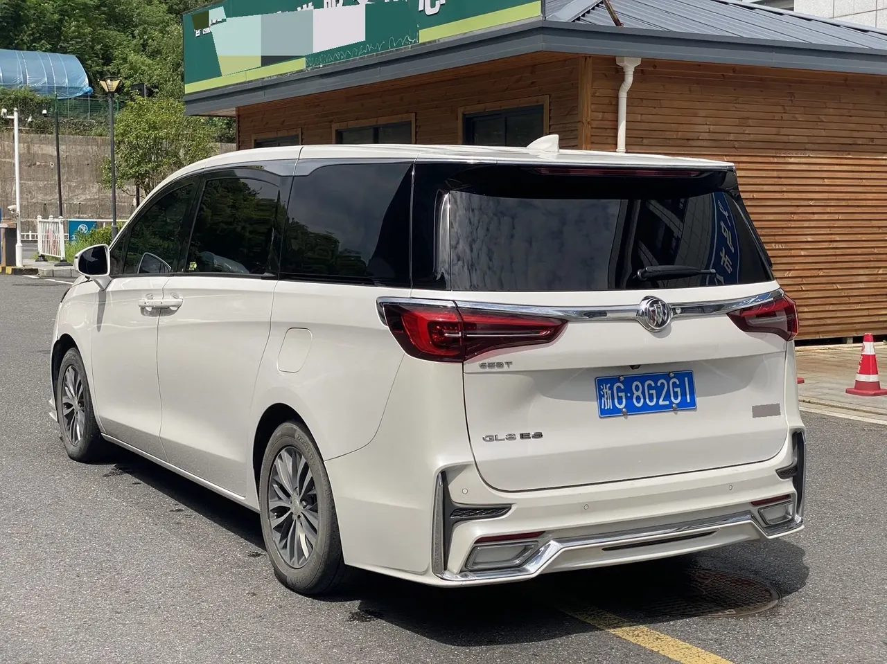 Buick 2020 GL8 ES Lu Zun 2.0T 653T Comfortable Automatic Gear 8