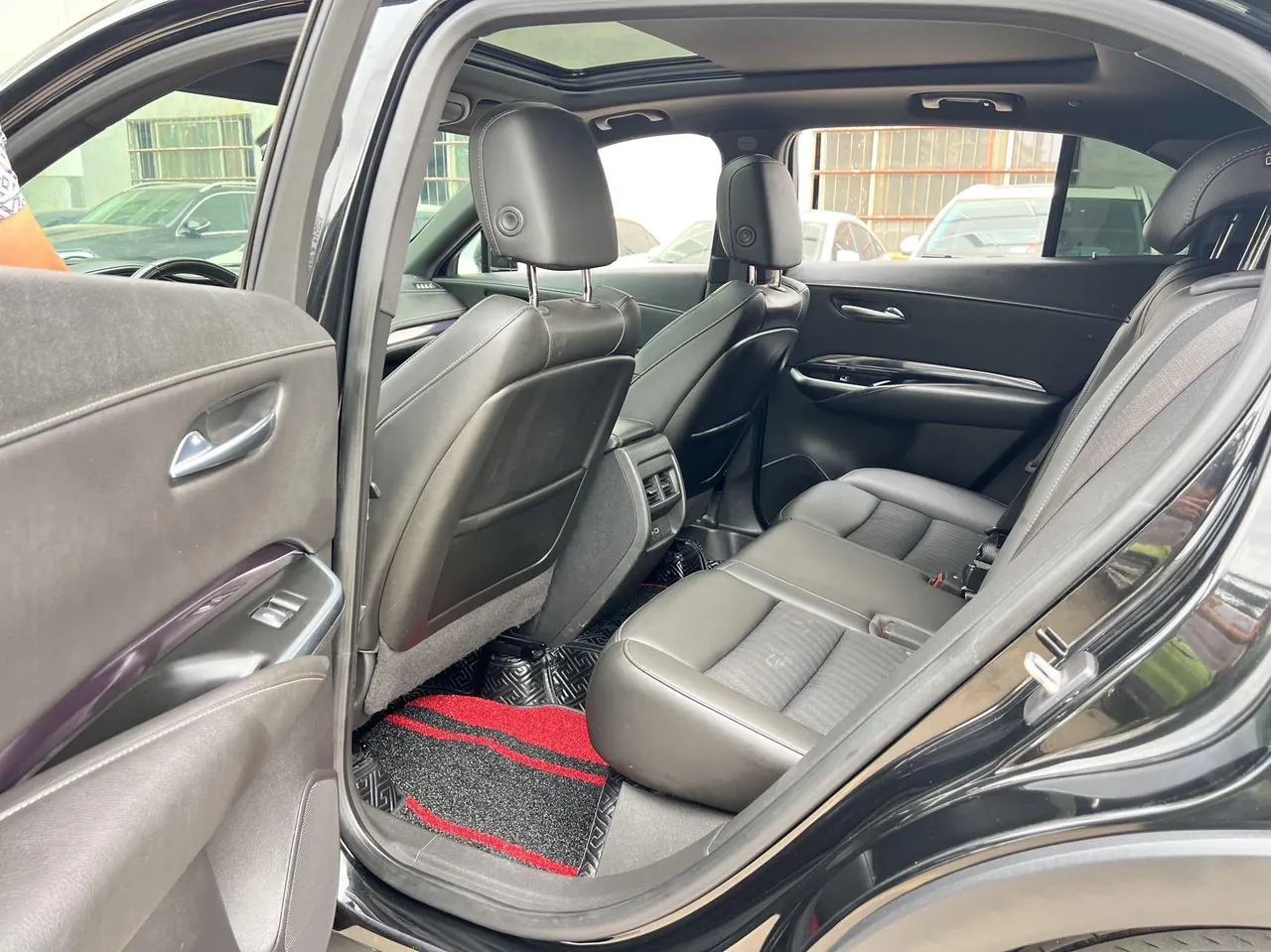 Cadillac 2020 XT4 2.0T 28T Two-Drive Technical Automatic Gear 5