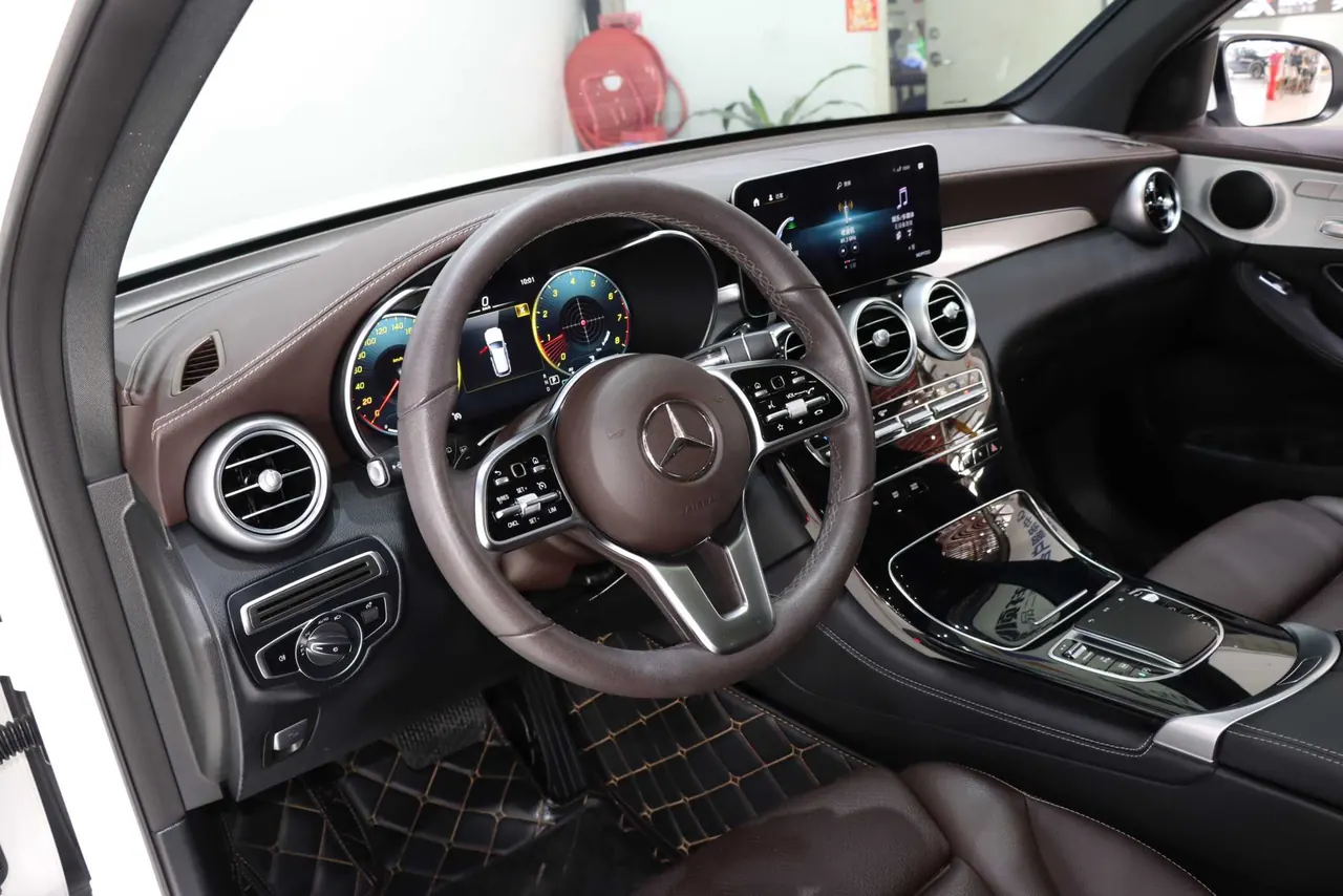 Mercedes Benz 2021 GLC 260 L 4MATIC 2.0T Dynamic Automatic 10