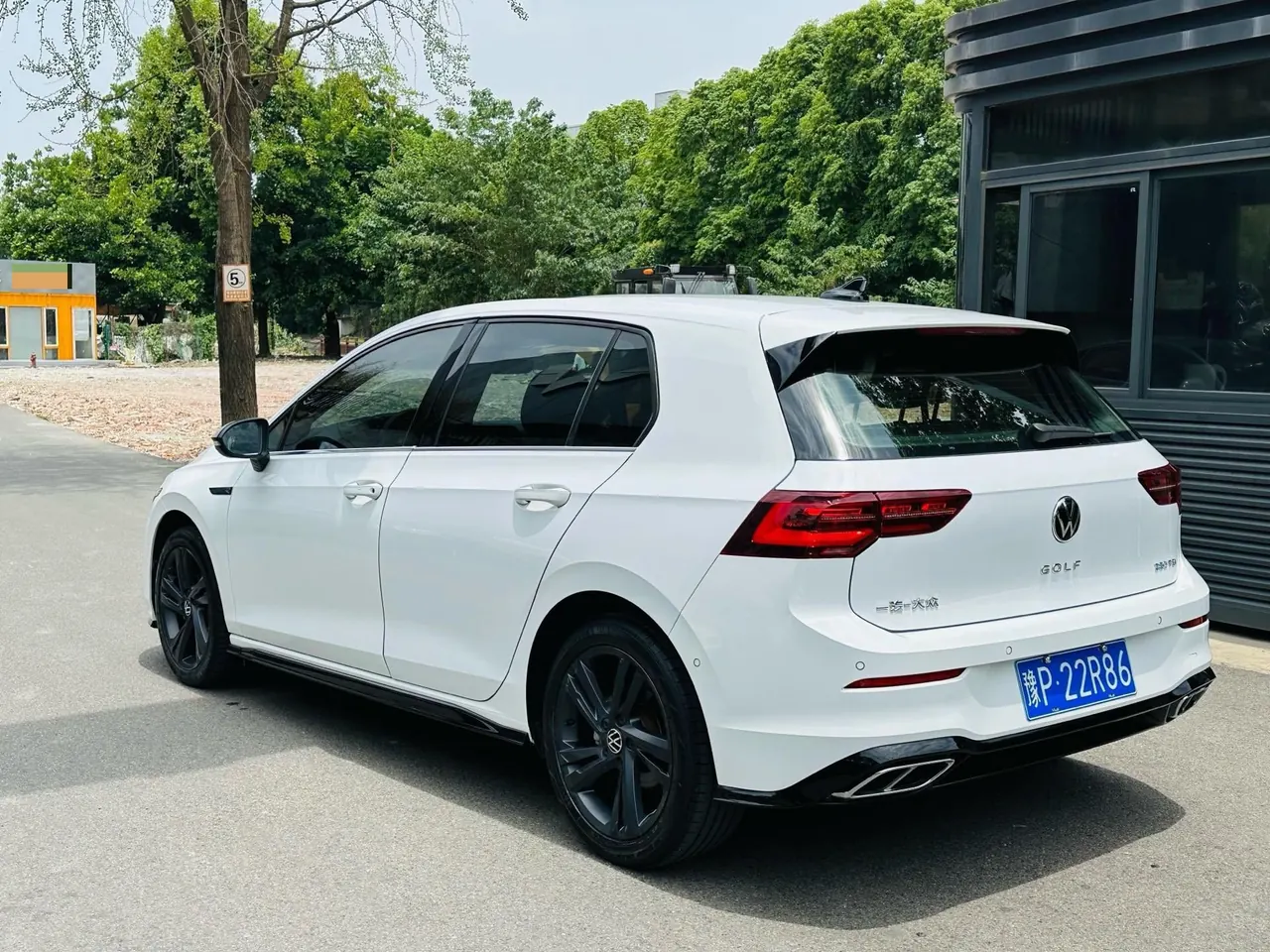 Volkswagen 2021 Golf 8 R-Line 1.4TSI 280TSI Automatic 3