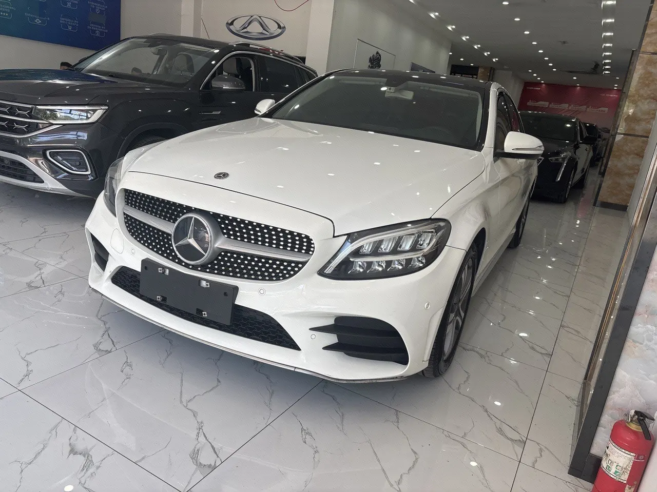 打开图片灯箱:Mercedes Benz Class C 2020 C 260 L 48V 1.5T Sports Edition (Modified) Automatic Gear