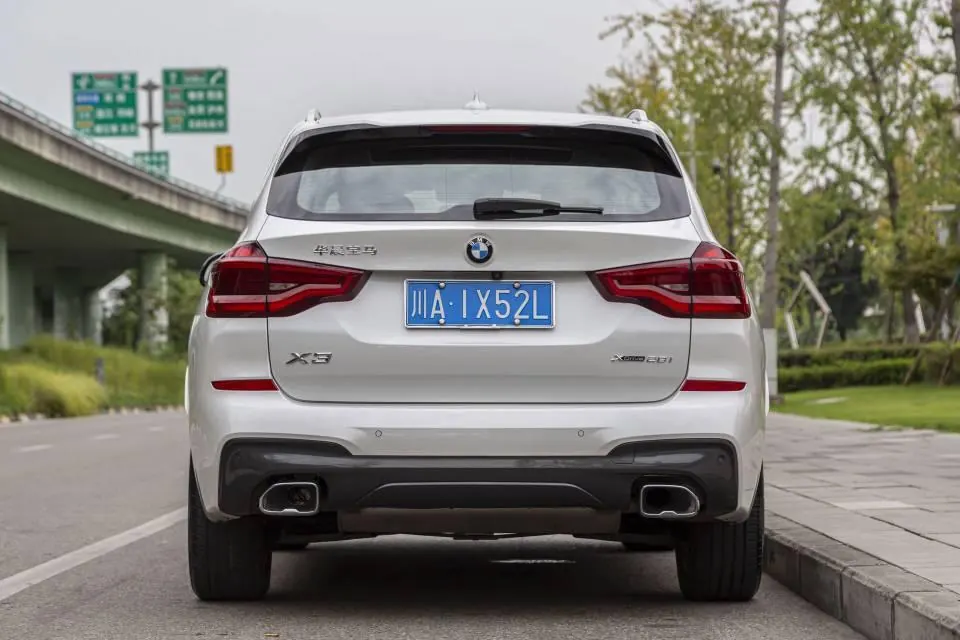 BMW 2020 X3 xDrive28i 2.0T M sports suit automatic gear 3